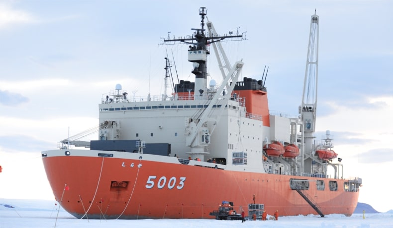 Compatible with large ships